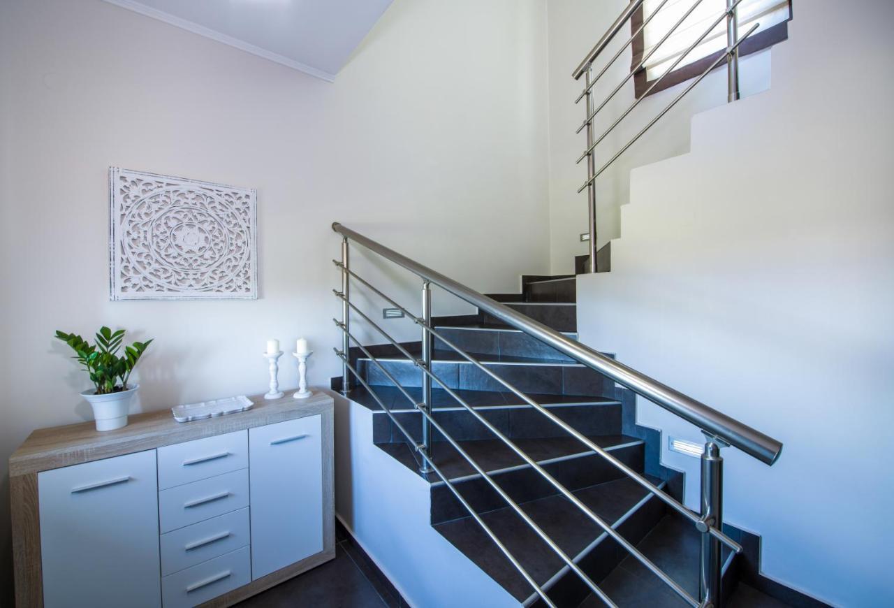 Villa Elisabeth View Gerani  Extérieur photo